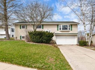 2726 Warner St, Madison, WI 53713