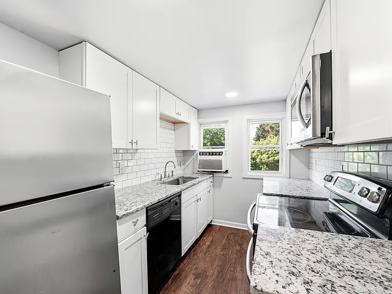 1519 Olympian Way SW #D — Photo 2