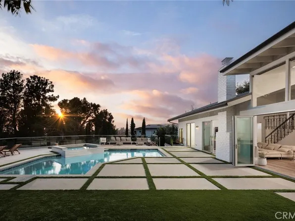1452 Cloyden Rd, Santa Ana, CA 92705