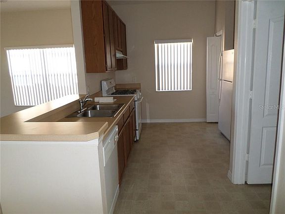 5th image of 9318 Leatherwood Ave