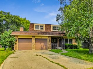 544 Northgate Rd, Lindenhurst, IL 60046