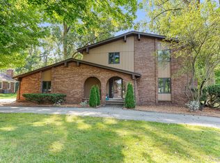 38649 Southfarm Ln, Northville, MI 48167