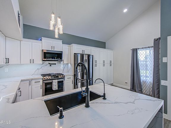4th image of 1653 N SAGUARO Street