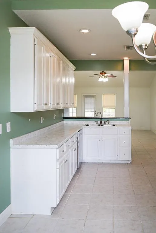 72 Brookfield Dr — Photo 2