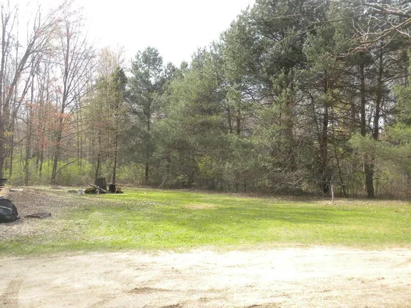 5330 Sheridan Rd, Vassar, MI 48768