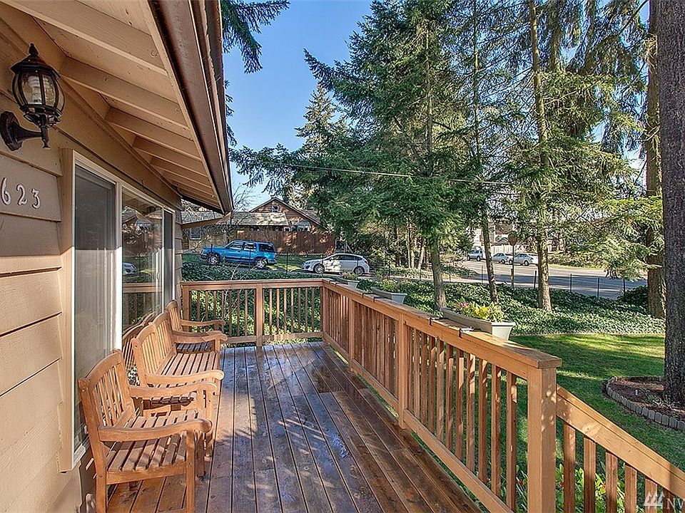 2nd image of 19623 19th Ave NE