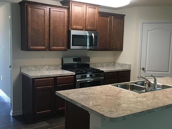 2nd image of 109 Golf View Ct