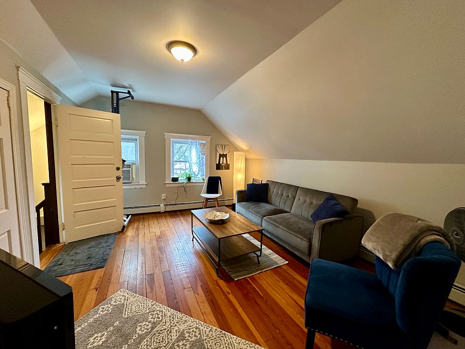 1st image of 1001-1003 Narragansett Blvd #1