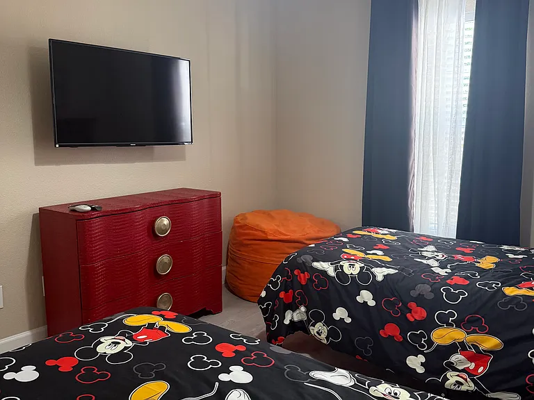 869 Assembly Ct — Photo 16