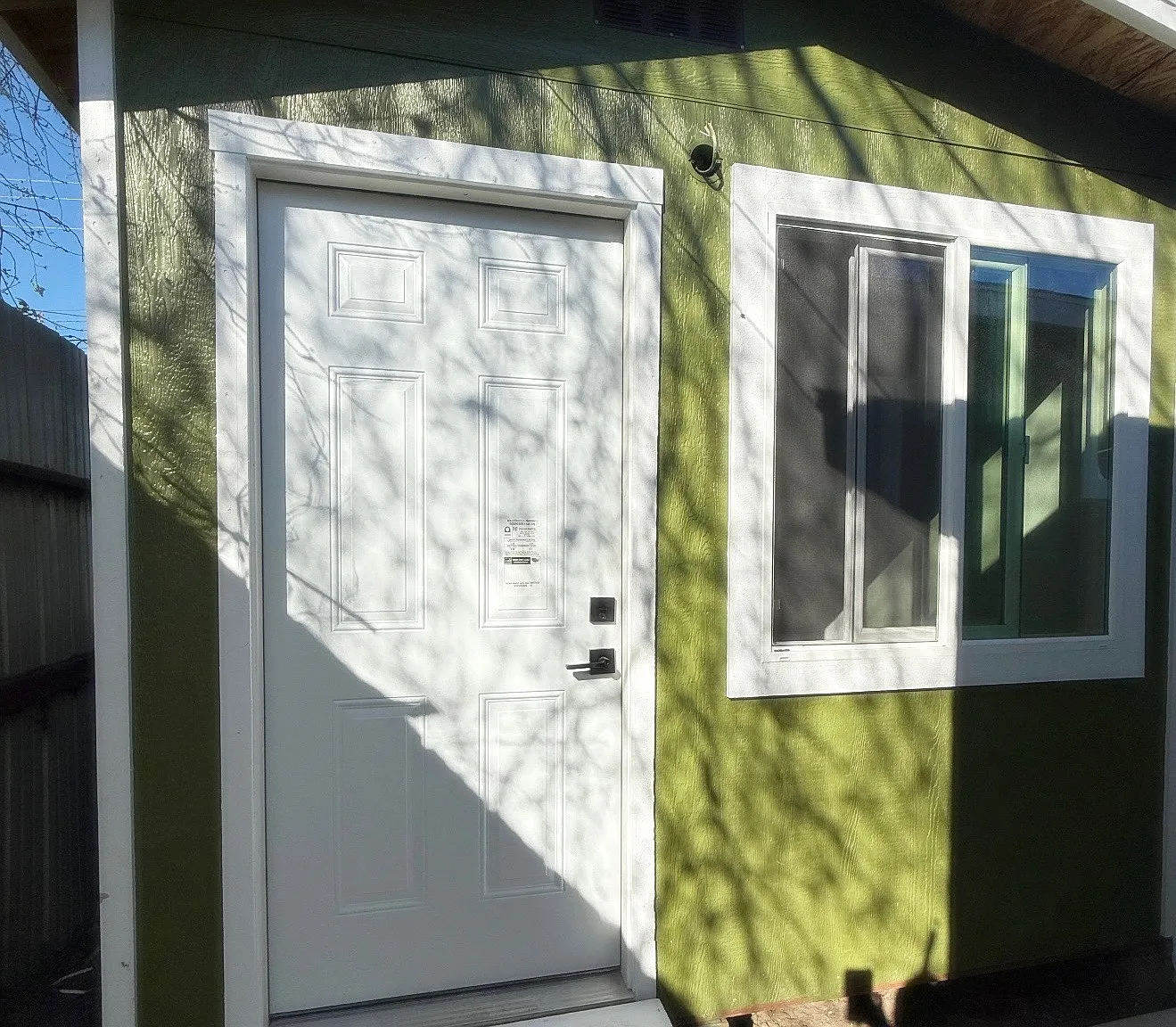 1817 Vernon Ave — Photo 1