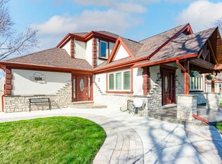 8702 W 96th Pl, Palos Hills, IL