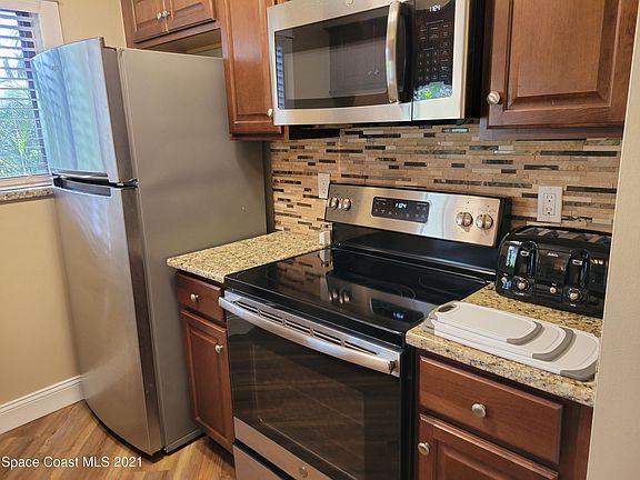 3rd image of 3072 Finsterwald Dr #3072