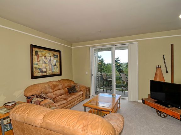 3rd image of 23009 Lakeview Dr Unit B302