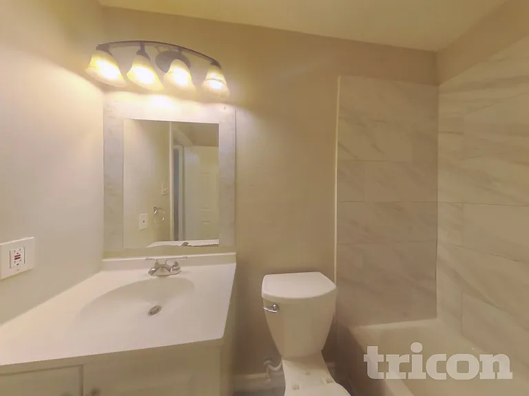 25402 Holyoke Ln — Photo 14
