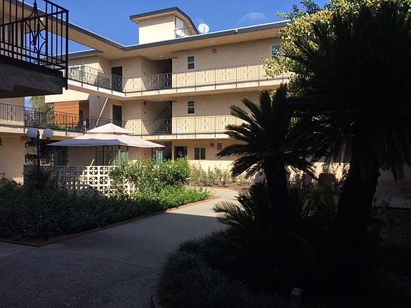 3rd image of 1377 E Orange Grove Blvd APT 3