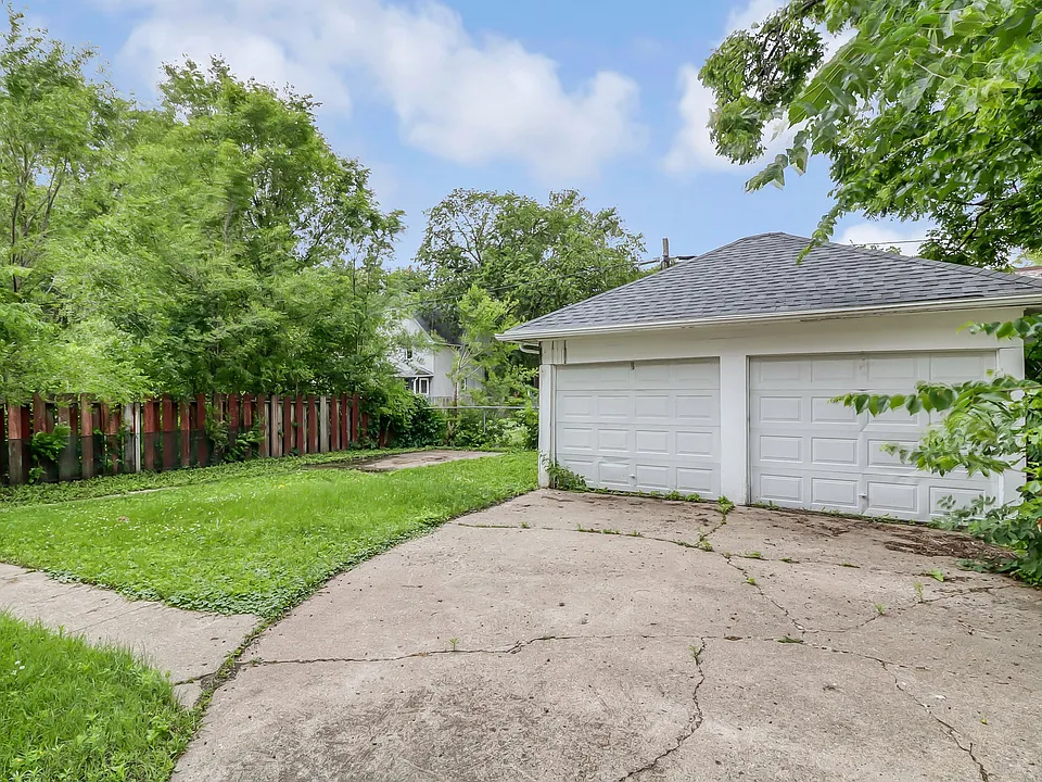 1016-1018 9th Ave N