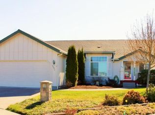 5371 Olympic Cir, Eugene, OR 97402