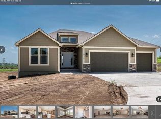 12749 Hubbard Rd, Kansas City, KS 66109