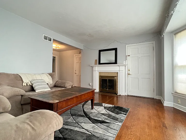 826 Robertson St #1 — Photo 3