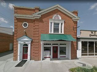 15 E Church St #3, Kilmarnock, VA 22482