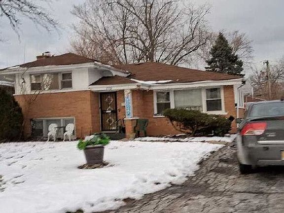 2nd image of 2820 Tennyson Pl