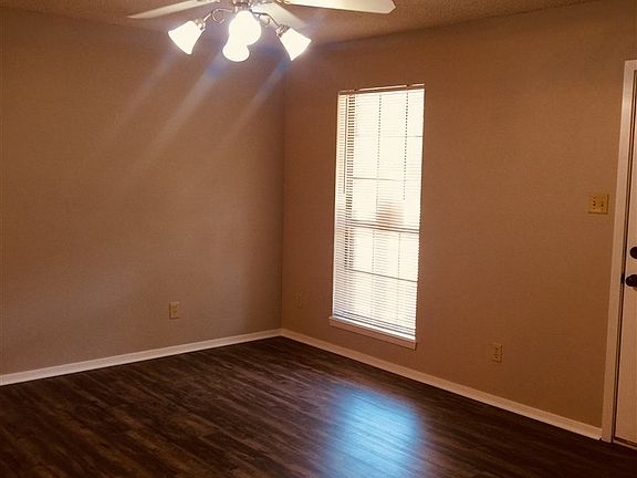 5th image of 102 Red Pheasant Dr