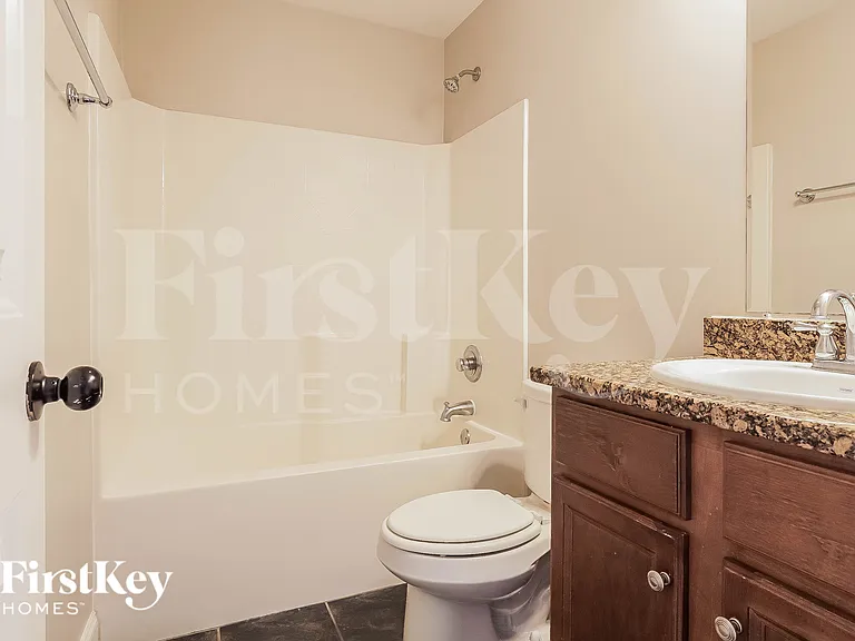 5179 Meadow Lake Cir — Photo 14