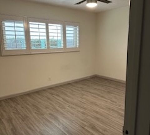 5th image of 836 E Grand Ave #2