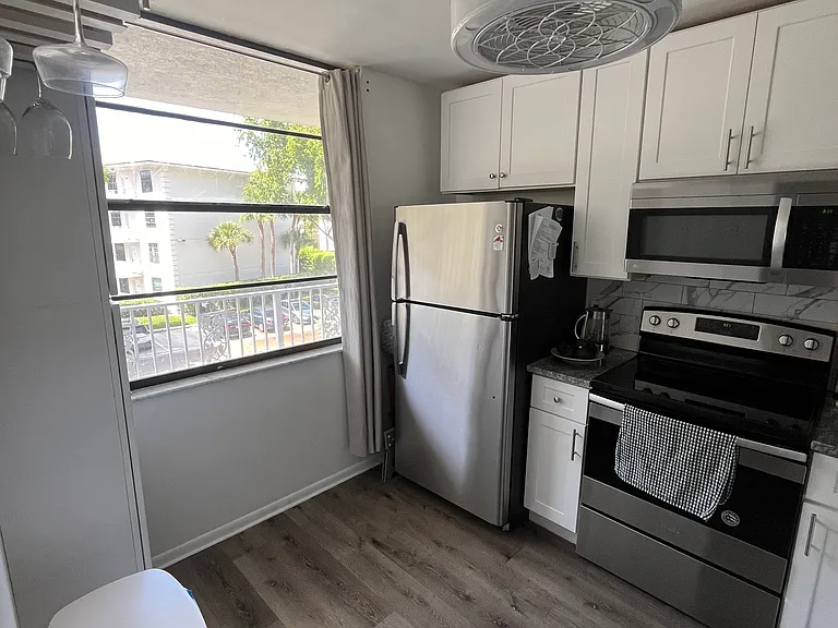 3640 Whitehall Dr — Photo 30