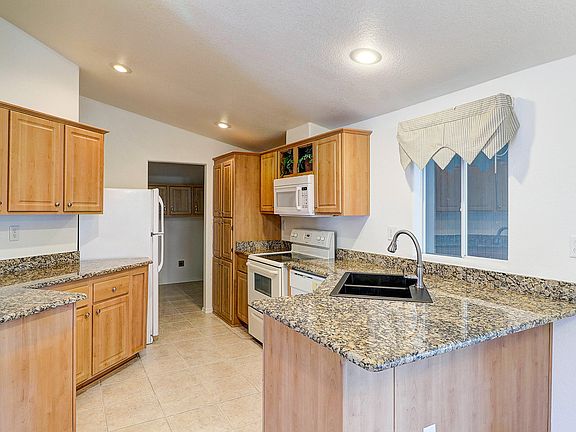 5th image of 8942 E Sun Lakes Blvd N
