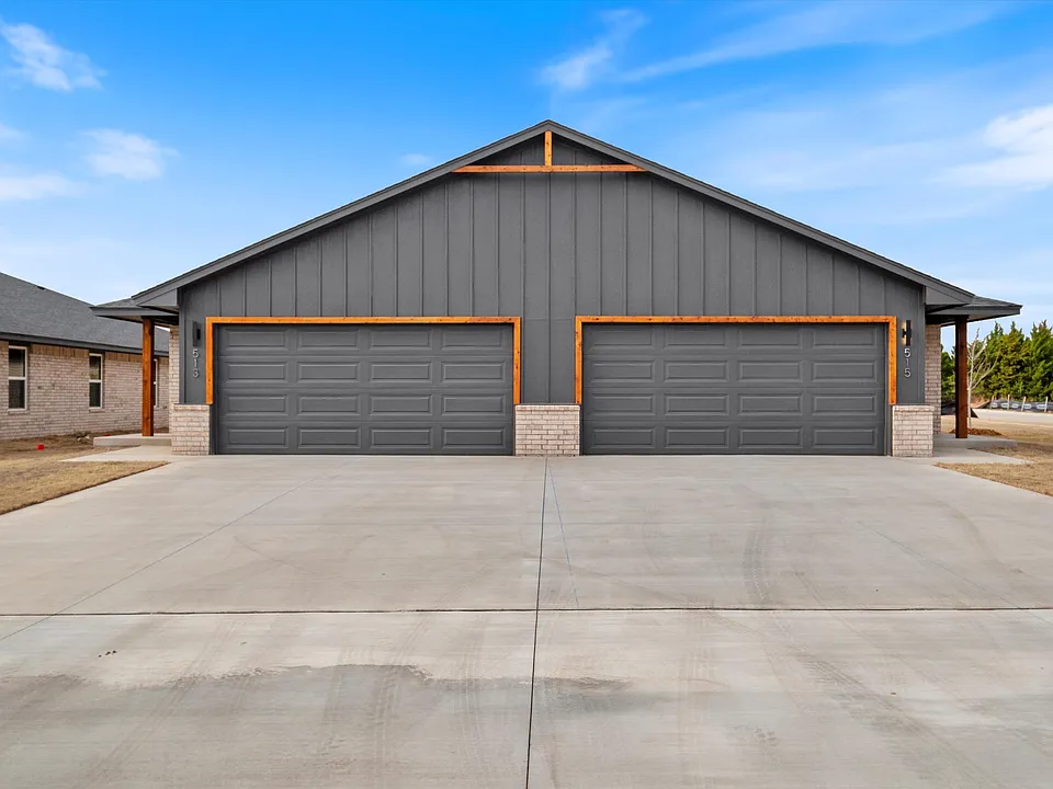 416 N Canyon Ter