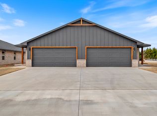 1001 E Borneman Ter, Mustang, OK 73064