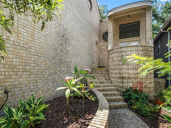 5th image of 100 Cove W