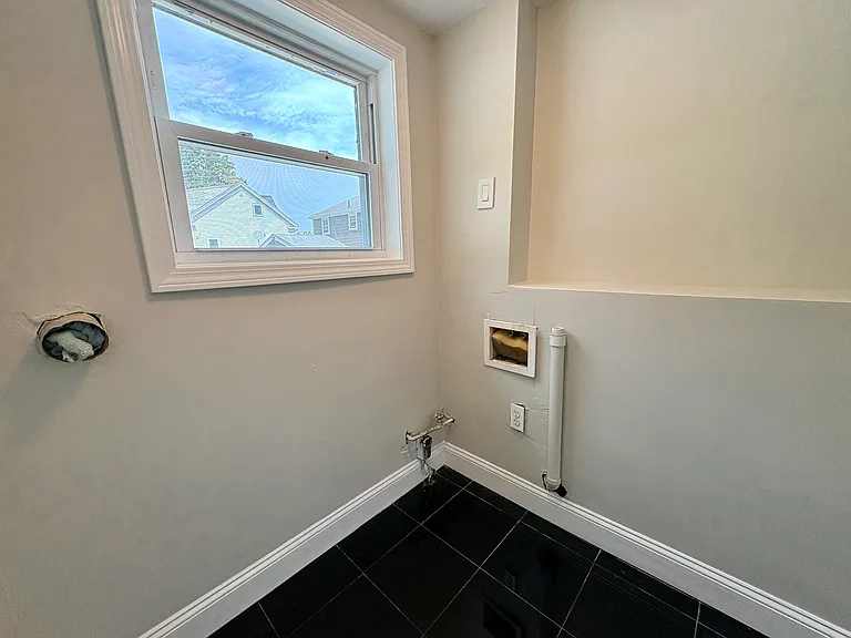 1318 Salem St — Photo 18