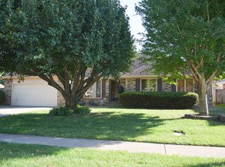 2304 E Powell St, Springfield, MO 65804