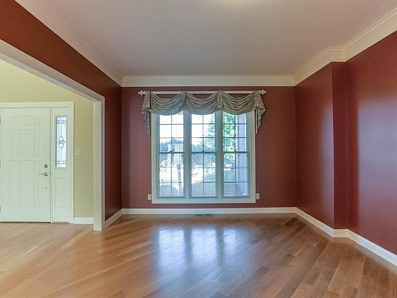 5th image of 140 Saratoga Dr