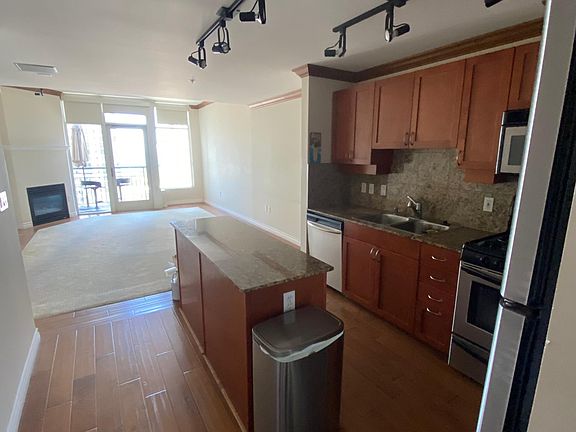 3rd image of 1240 India St Unit 1306