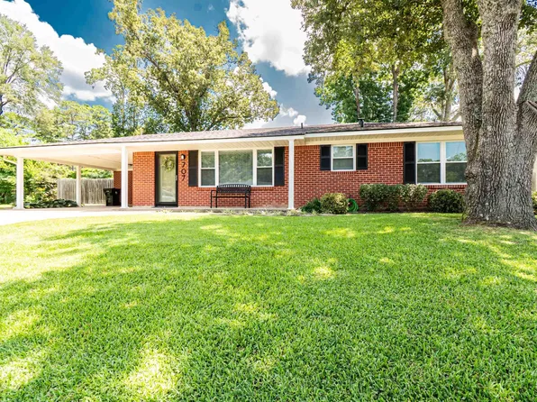 707 9th St NW, Springhill, LA 71075
