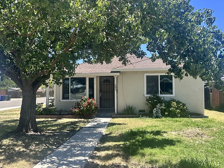 601 Orange Ave — Photo 1