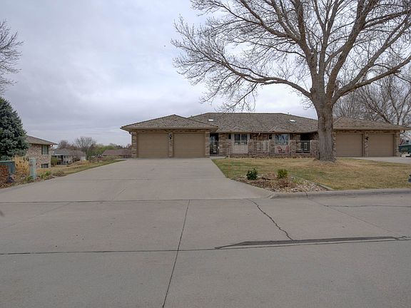 2nd image of 4905 Parklane Dr