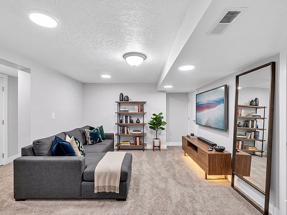 3rd image of 7879 S Oak St #2