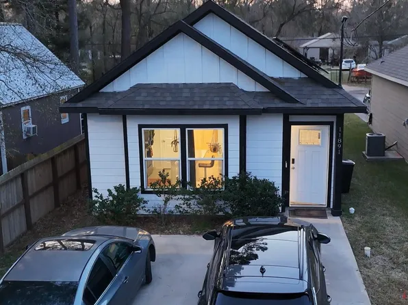 11891 Nelwood St, Willis, TX 77318