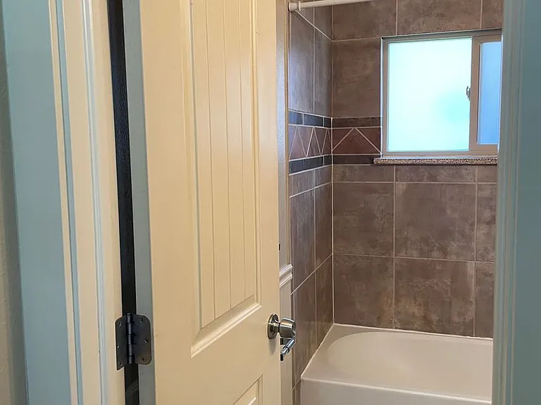 125 E Mrytle Flats — Photo 18