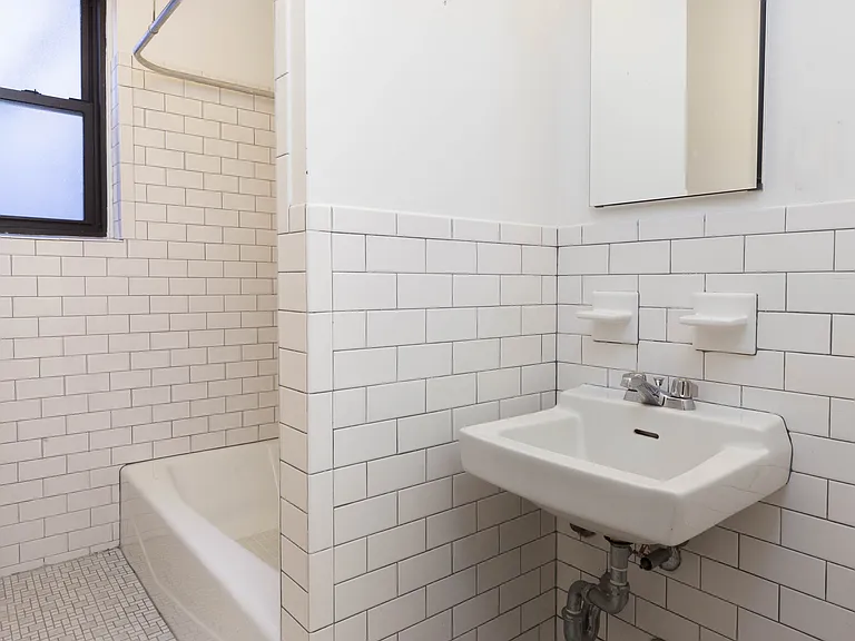 95 Lexington Ave #4C — Photo 4
