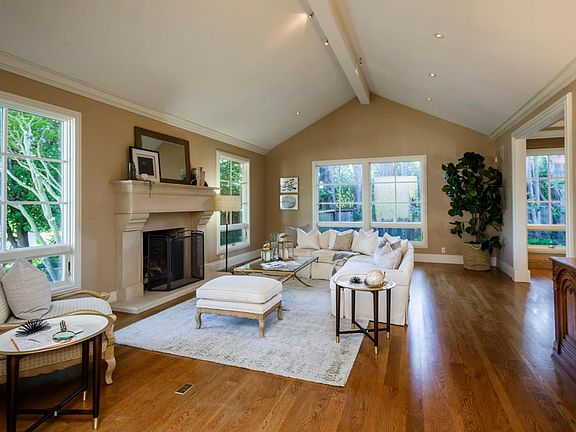 3rd image of 35 Buckingham Ct