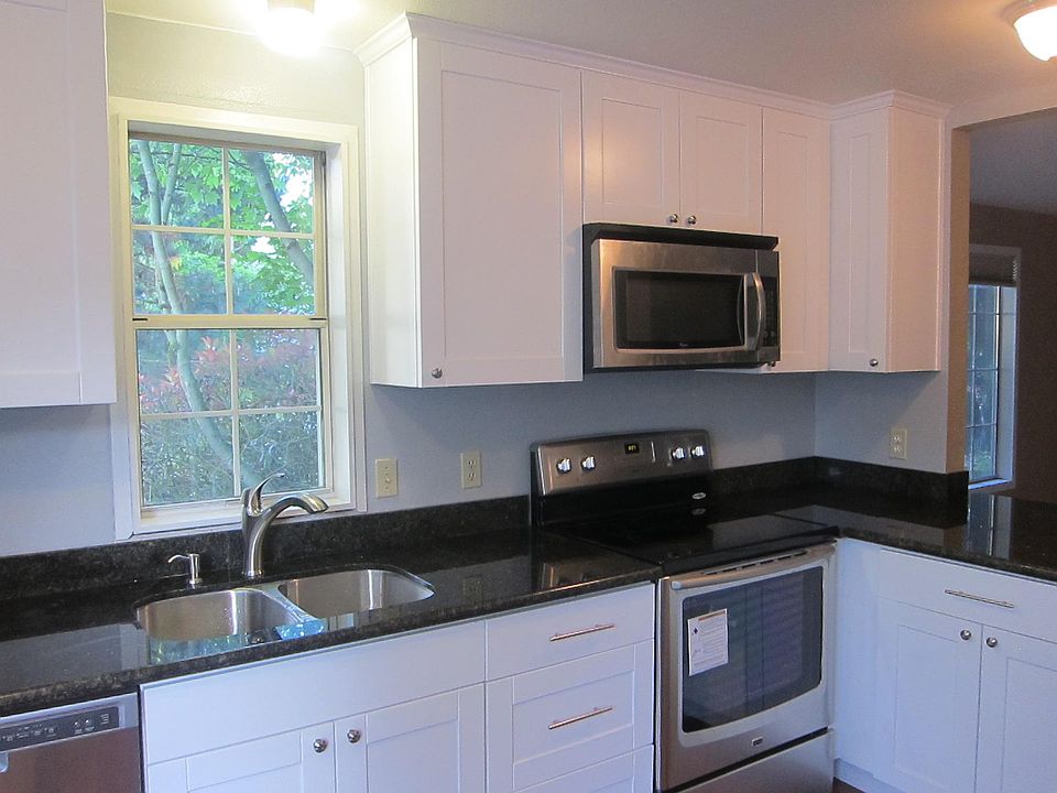 1st image of 10249 NE 129th Ln