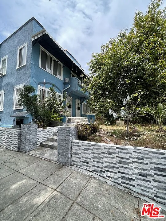 2 bed, 2.0 bath, 2010 sqft, $3,100 — Photo 3