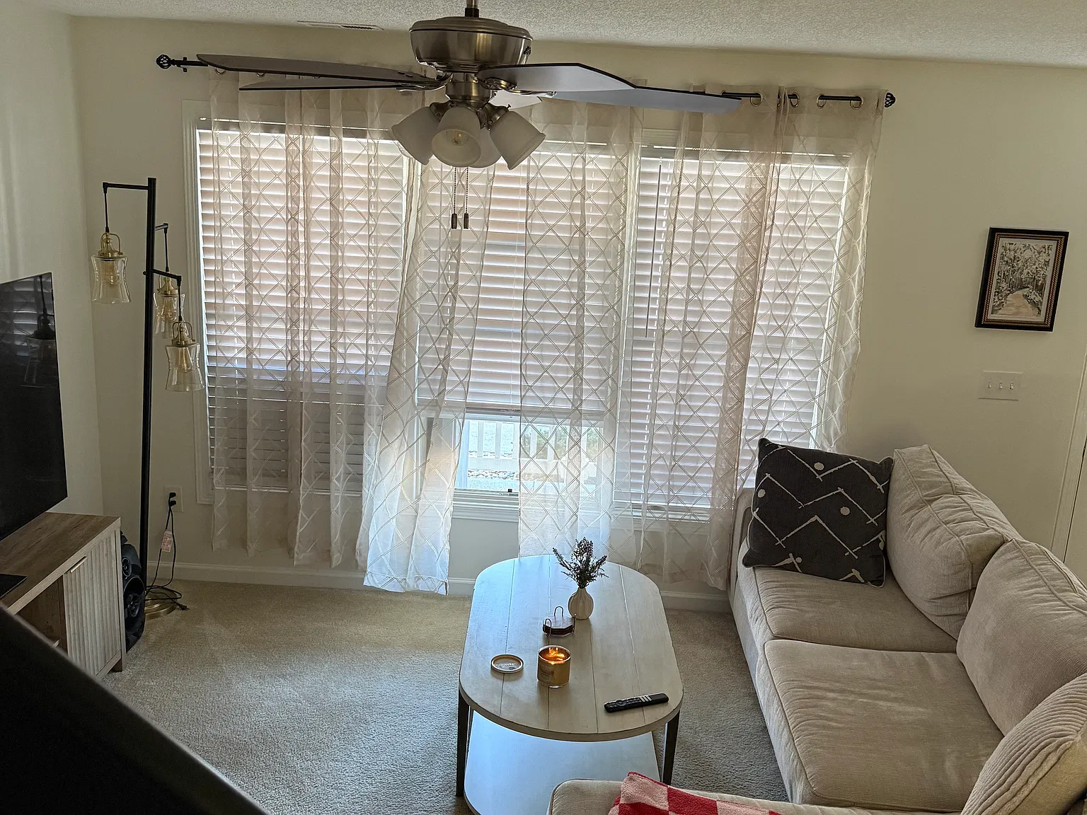 3 bed, 2.5 bath, 1408 sqft, $2,100 — Photo 4