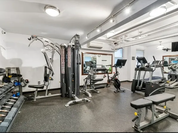 51 5th Avenue image 9 of 10