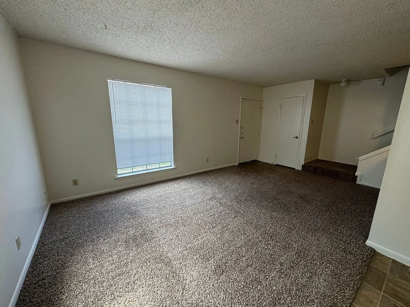 4504 Chase Cir — Photo 4